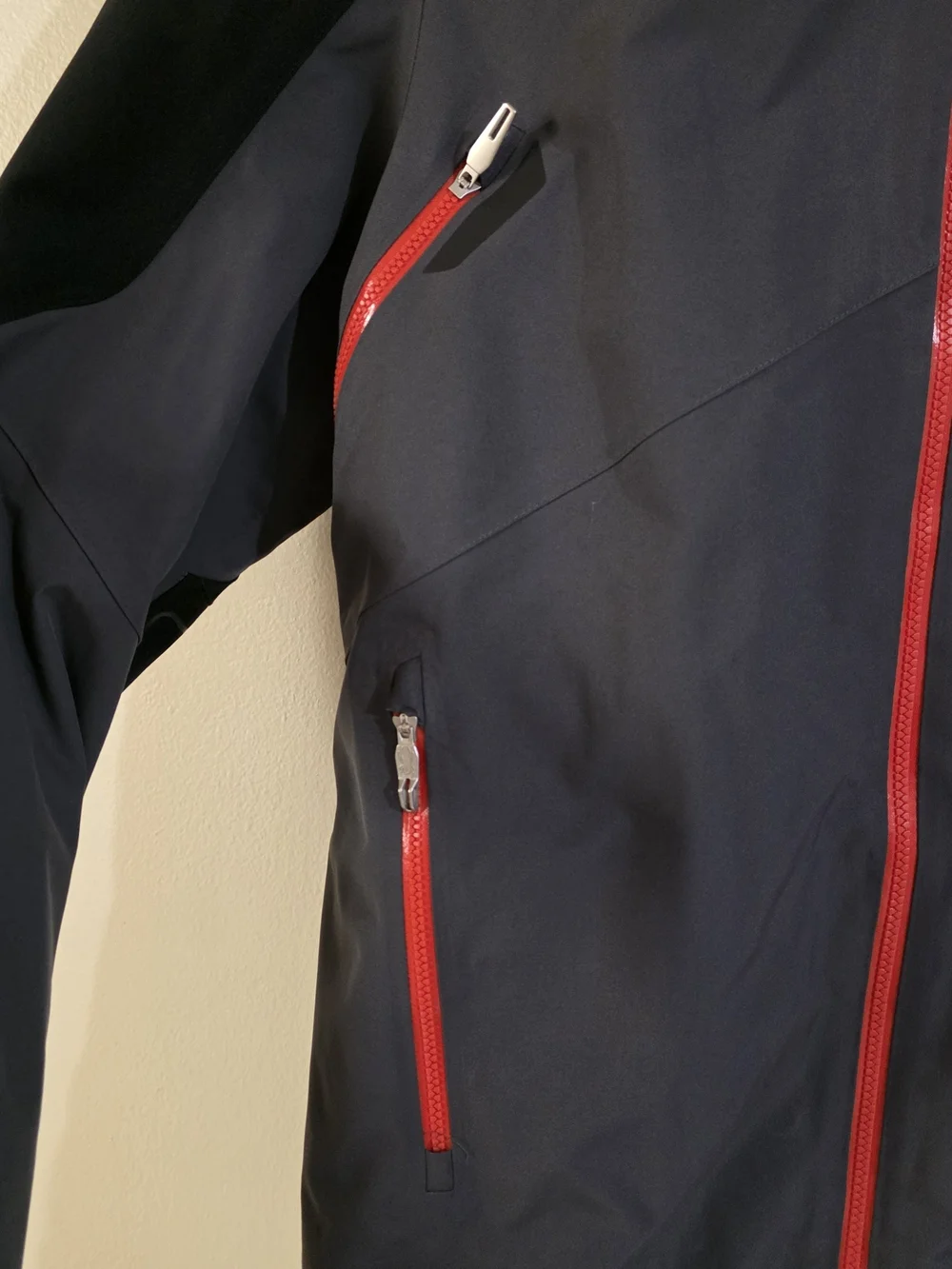 Spyder Men's Gray and Black Ski Jacket with Red Accents
